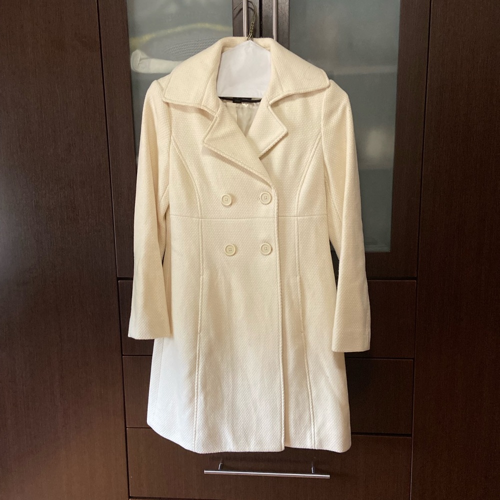 Off White Coat .. Lining Inside .. Beautiful Like… - image 2